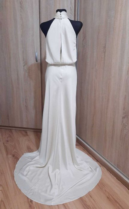 satynowa suknia ślubna drapowana maxi halter