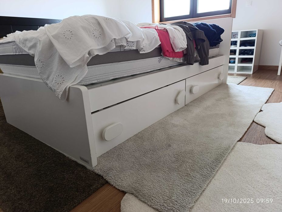 Cama, Conjunto berço, Cama, secretaria da Trama