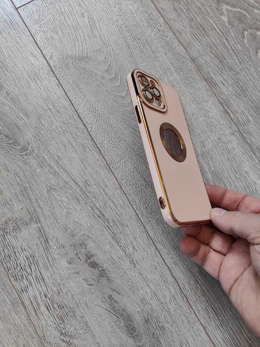 iPhone 12 Pro max etui złote
