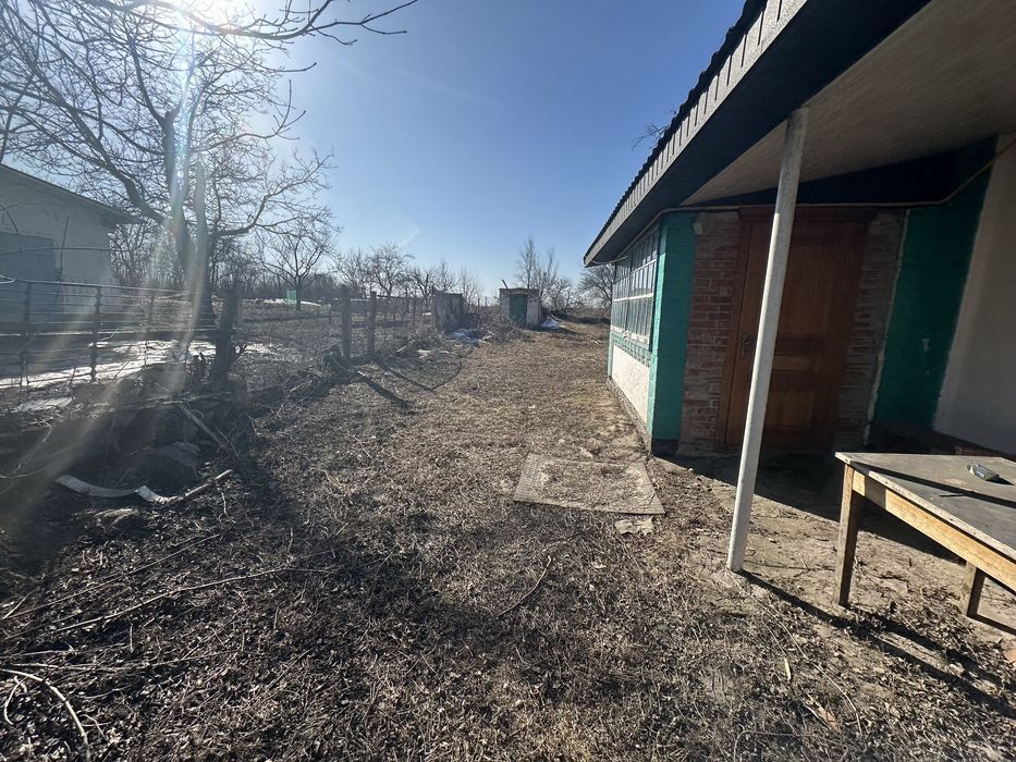 Продам будинок з виходом до річки