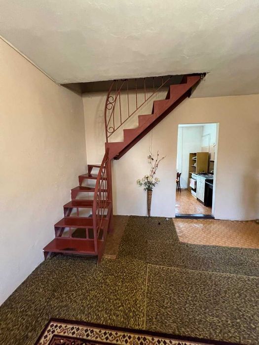 Продам будинок 204 м², ділянка – 10 соток у Великодолинському