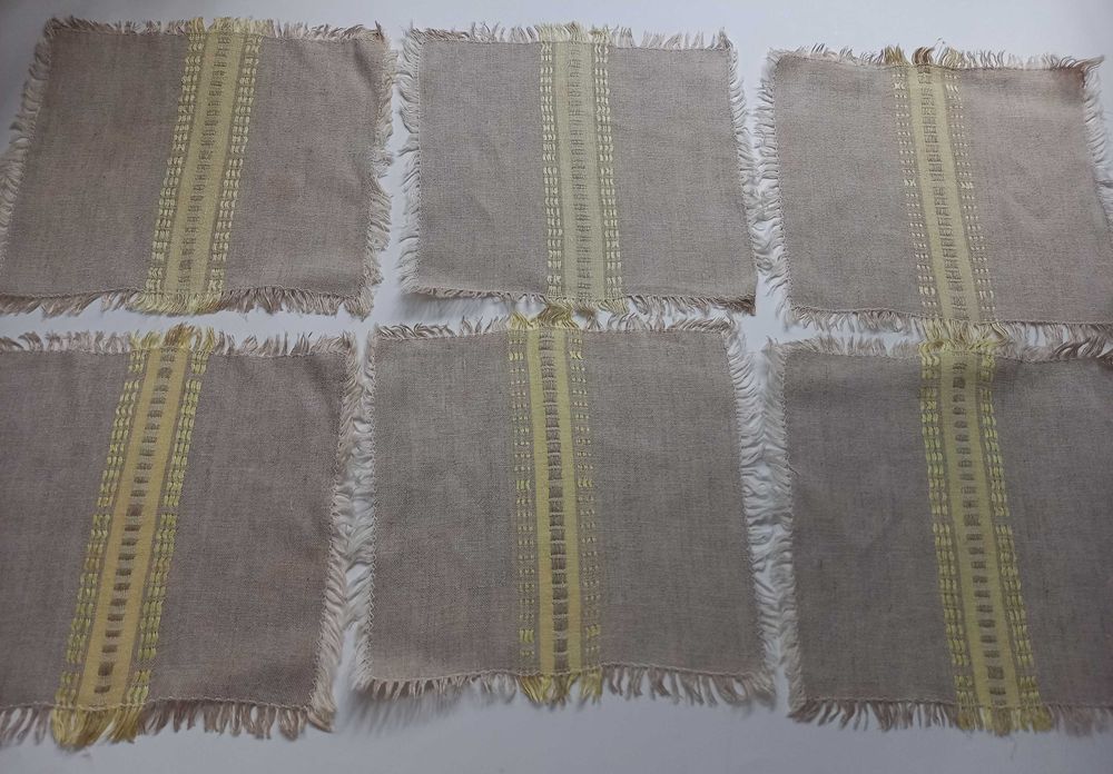 Sześć serwet, podkładki z dawnych czasów