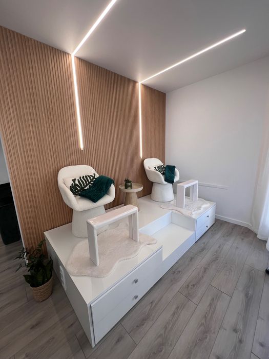 Gabinete de estética disponível