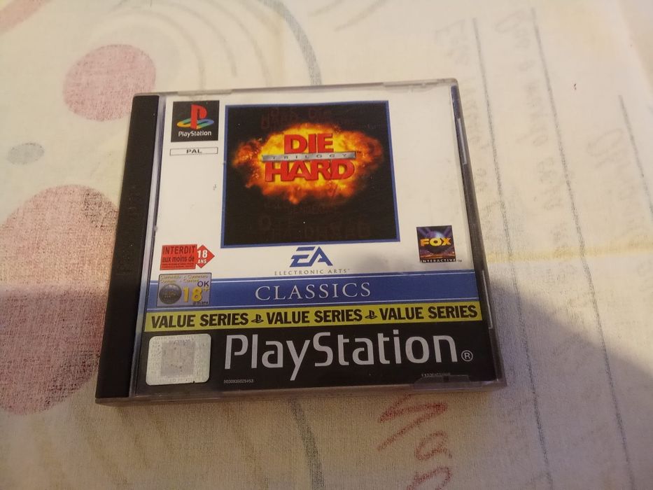 Pack 2 Jogos PS1 Originais: Doom + Die Hard Trilogy (Com Manuais