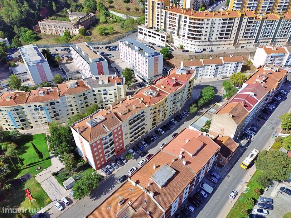T3 a 5 minutos da Avenida Luísa Todi