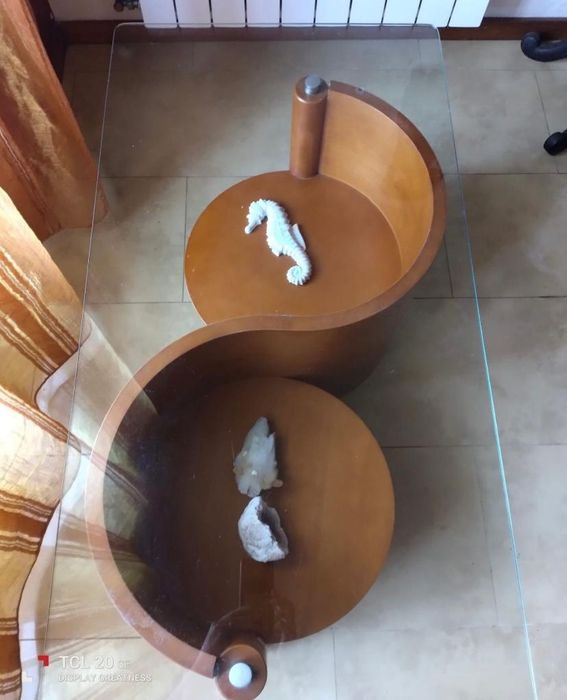 Mesa Em Madeira Maciça E Tampo De Vidro