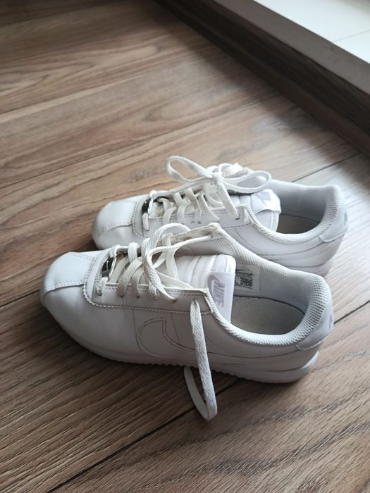 Buty Nike Cortez rozmiar  35 , białe