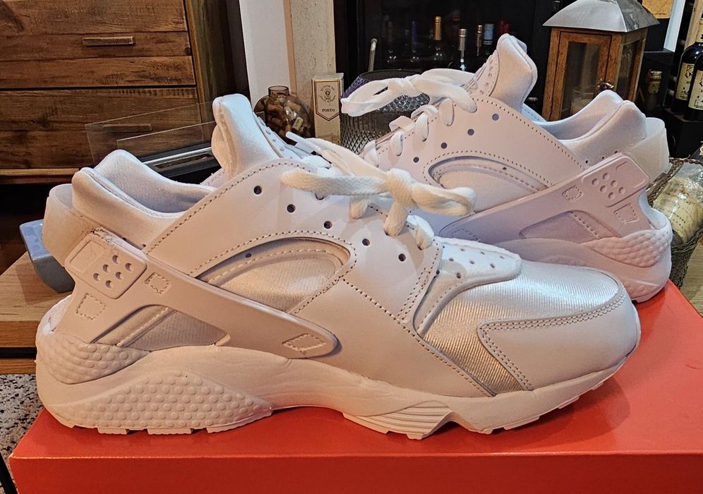 Ténis novos a estrear, Nike HUARACHE white total 45, 29cm.