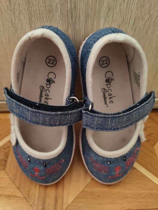 Buty balerinki dziewczęce r. 22