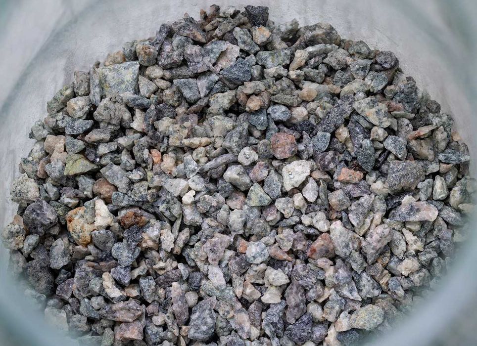 Крупный песок кварц гранит гравий камешки 2-5 мм для кактусов растений