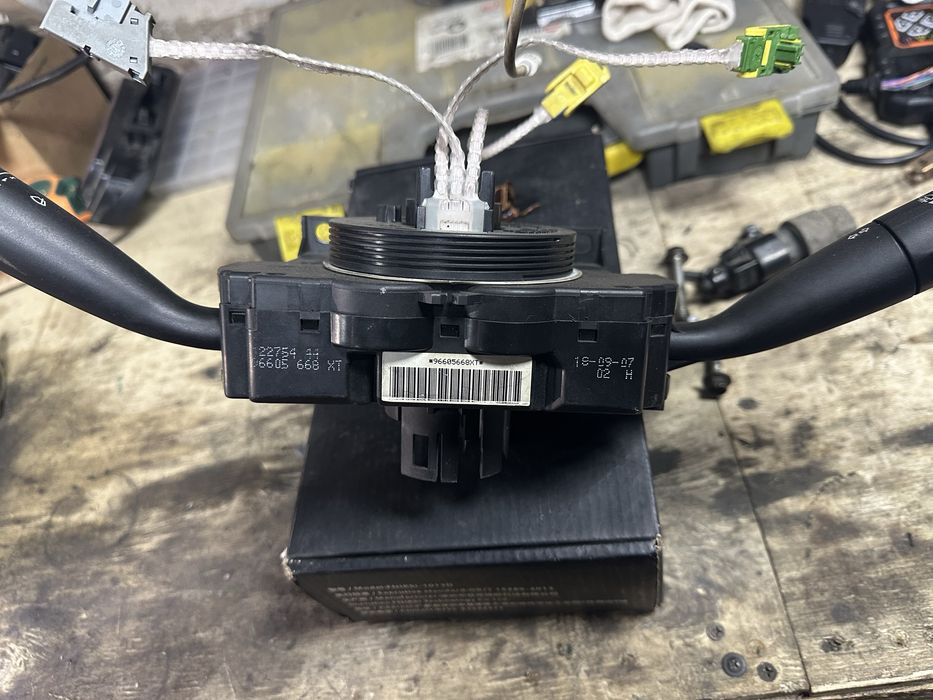 Подрулевой переключатель 96605668ХТ