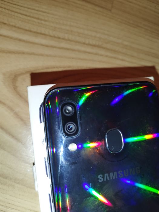 Samsung a40 4gb +64 pamięci