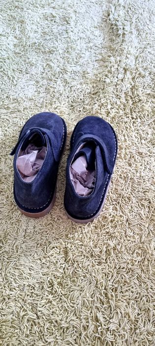 Botas azuis com velcro criança