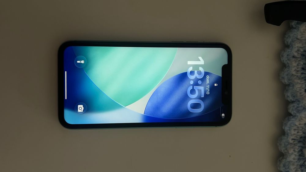 iPhone 11 64g Apple