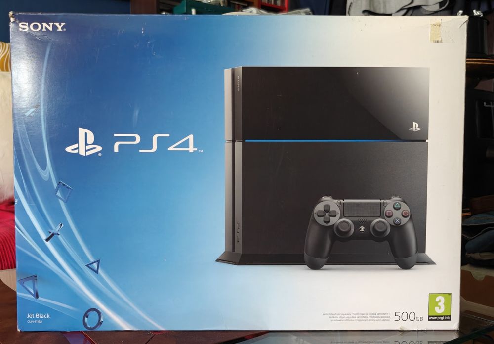 Sprzedam PS4 Sony, w komplecie 4 gry