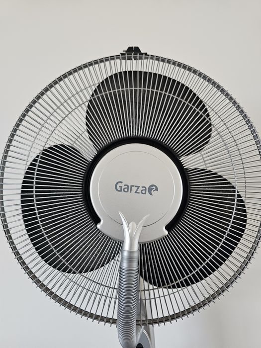 Ventoinha Garza com nebulização / depósito de água
