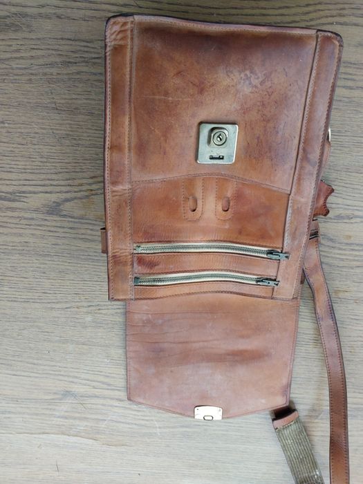 Torba raportówka skórzana, PRL,gruba skóra bydlęca 
Gruba skóra bydlęc