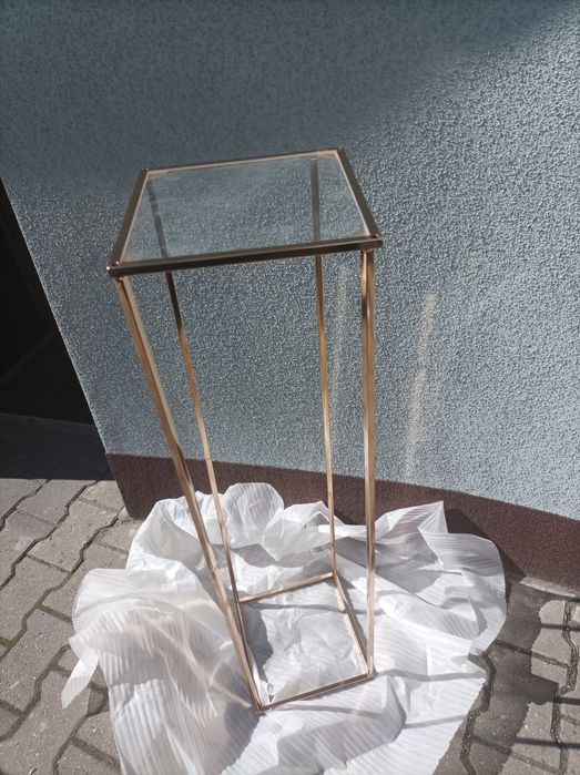 3 sztuki postumentow, kwietników