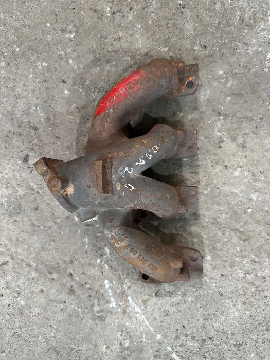 Колектор выпускной Opel Omega A 2.0L 90106613