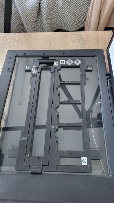 Сканер Epson perfection V330