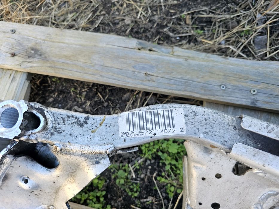 Bmw  m3   s65b40  s65b40a  v8 e90 e92 e93 m3 sanki Belka silnika