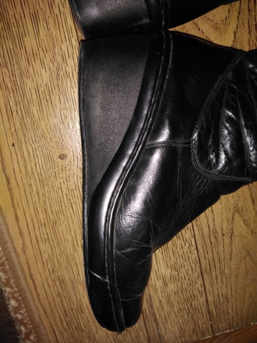 Срочно!Сапоги зима кожані на овчині 37 розмір на танкетці майже нові