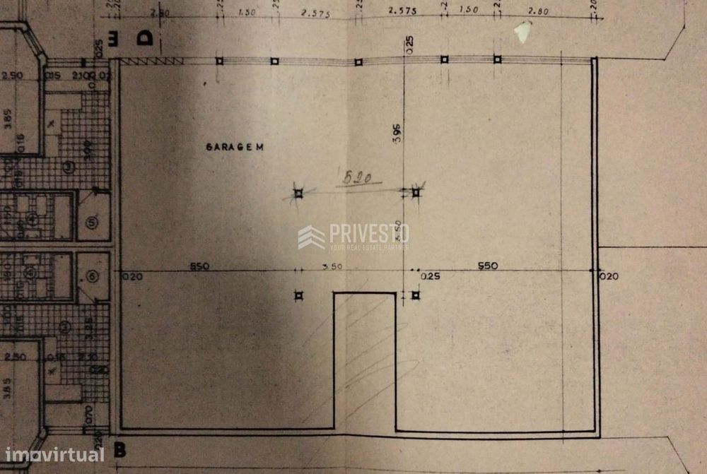 Garagem com Acesso Direto à Rua em Agualva-Cacém