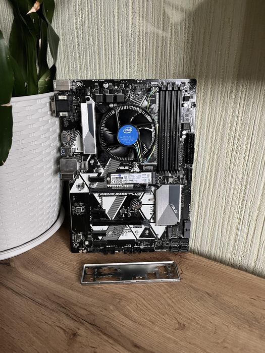 Intel Core i9 9900, 250gb SSD M2, Asus B365 сучасний потужний ігровий комплект