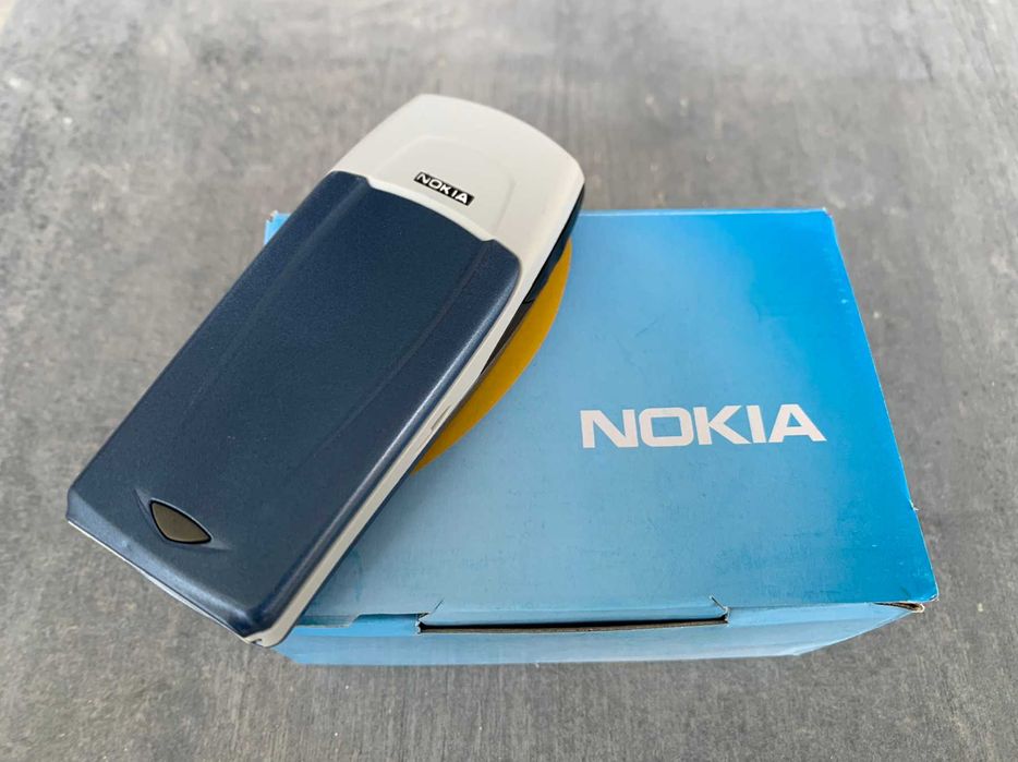 Nokia 6100 – легендарный новый телефон [работает как часы!]