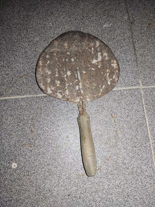 Alicates,colheres de trolha,e martelos, não se fazem entregas.