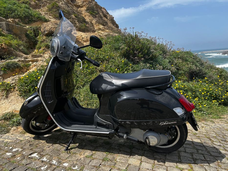 Vespa 300 GTS ( piaggio)