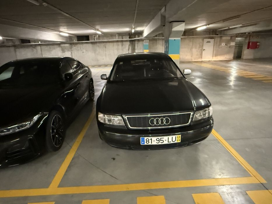 AUDI  A 8   2.8 Automático  Nacional