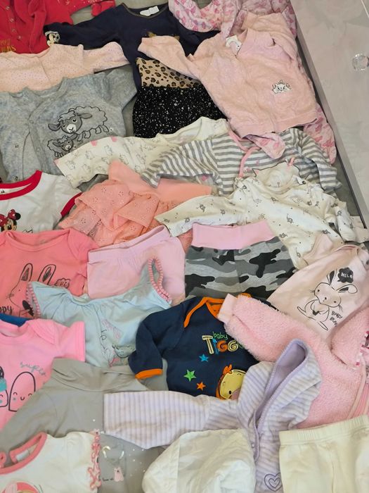 Paczka ubrań dla niemowlaka