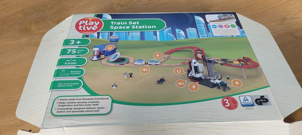 Kolejka drewniana tory stacja kosmiczna playtive
