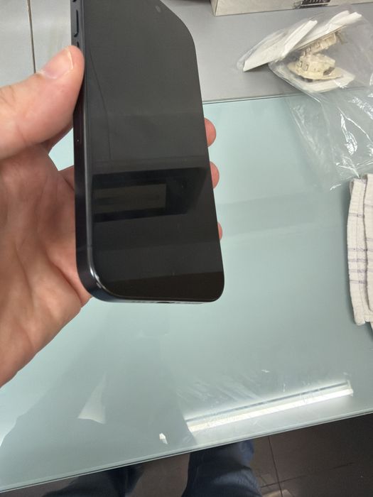 iPhone 15 Pro na cor azul