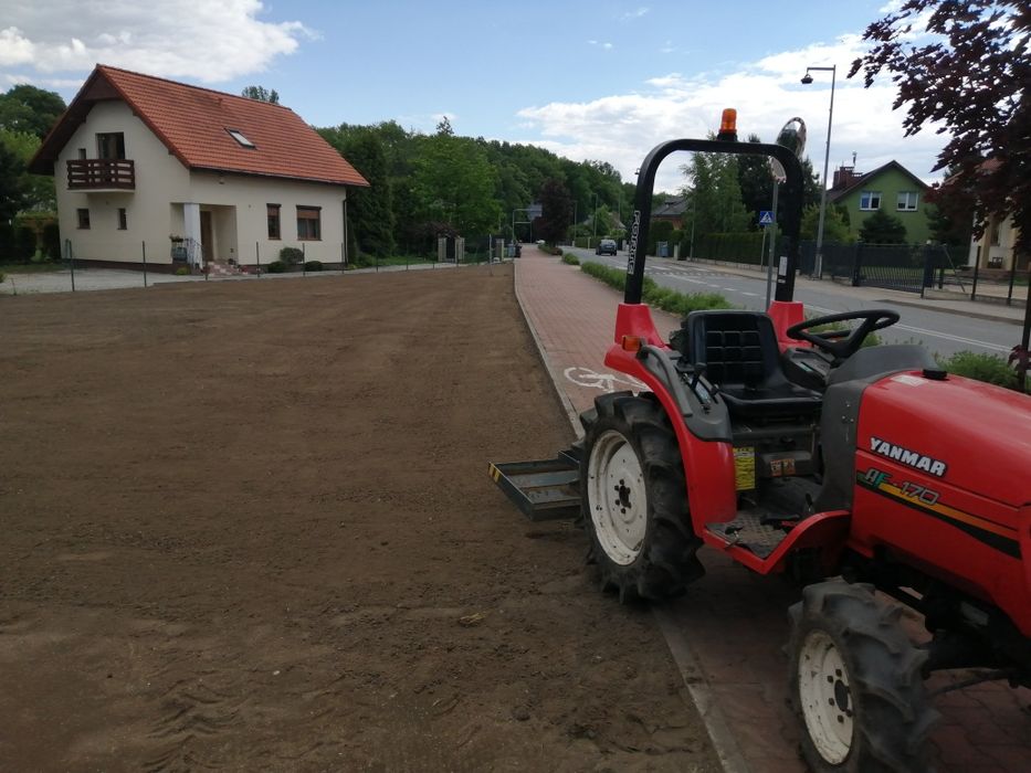 Usługi ogrodnicze glebogryzarka, kosiarka, równanie terenu kratą pod t