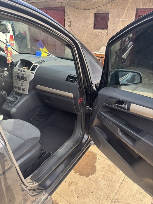 Продам Opel Zafira