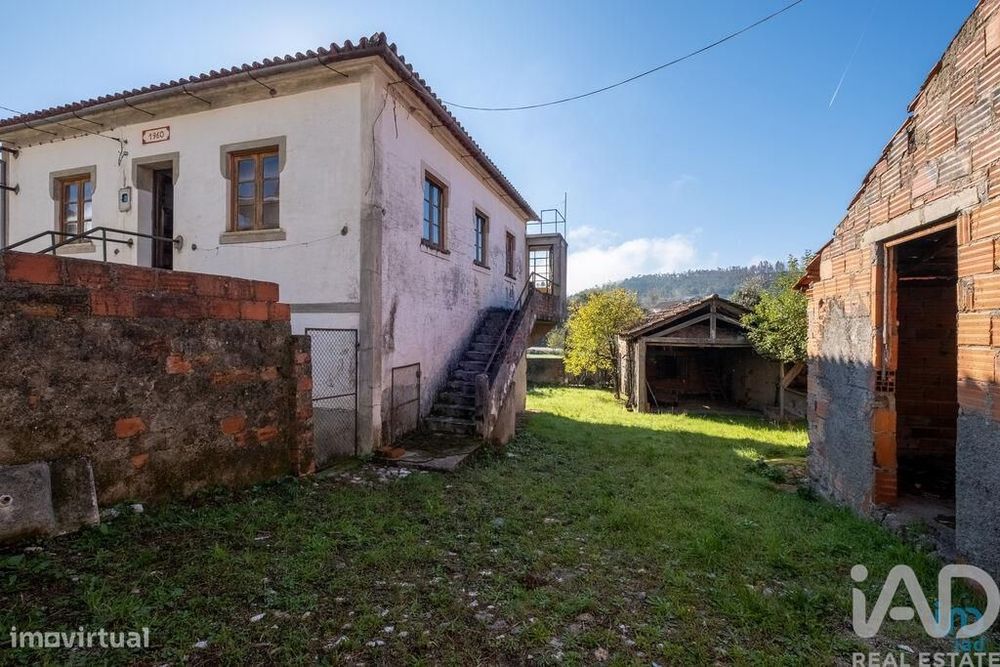 Moradia isolada T4 em Arganil de 72 m2