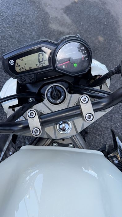 Yamaha XJ seisentas cilindradas  ano dois mil e onze