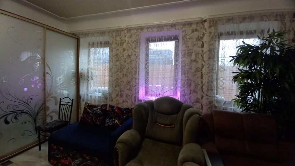 Продам комфортний одноповерховий будинок на проспекті Металургів