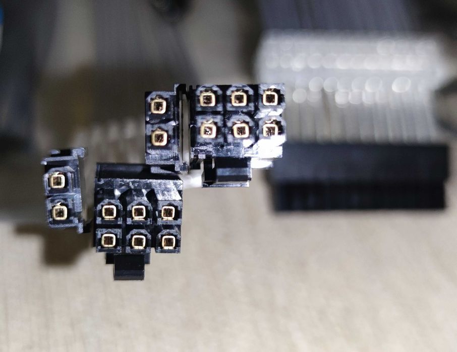 ARGB Кабель-подовжувач живленя відеокарти 2x6+2 pin 5v 3 pin.