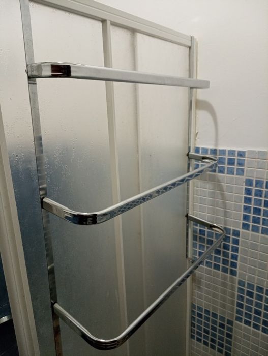 Toalheiro Novo!. Fácil de Arrumar.