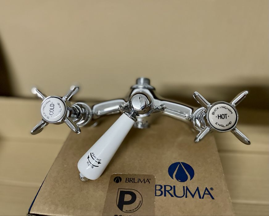 Sistema de duche com braco fixo Bruma - Novo!