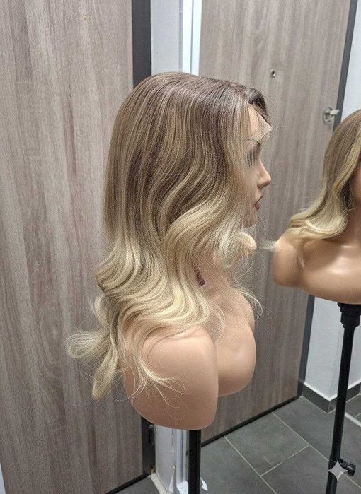 Kręcona peruka blond ombre na koronkowej siatce Lace Front Wig