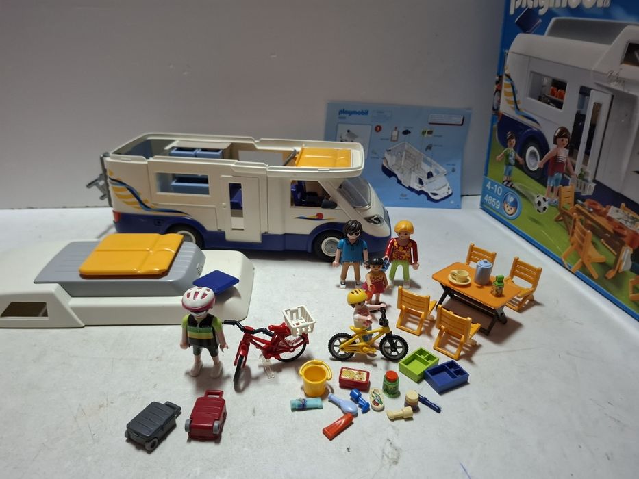 Playmobil 4859 Kamper z załoga