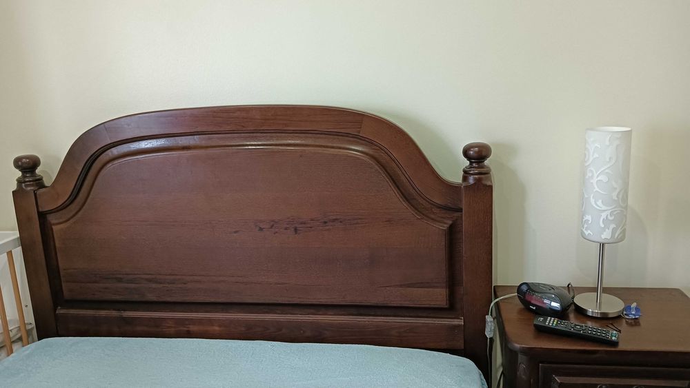 Cama + 2 mesinhas cabeceira