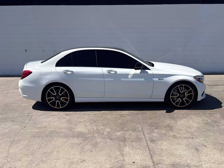 Mercedes-Benz C-Class      2017