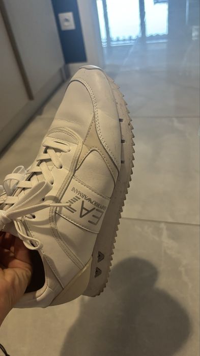 Buty biale armani