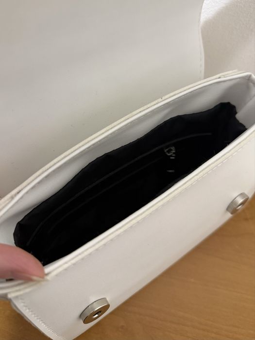 Жіноча сумка біла крос боді бренду likemood