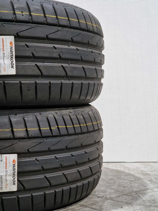 [Como Novos] 2 Pneus 245/45R19 HANKOOK (RFT)
